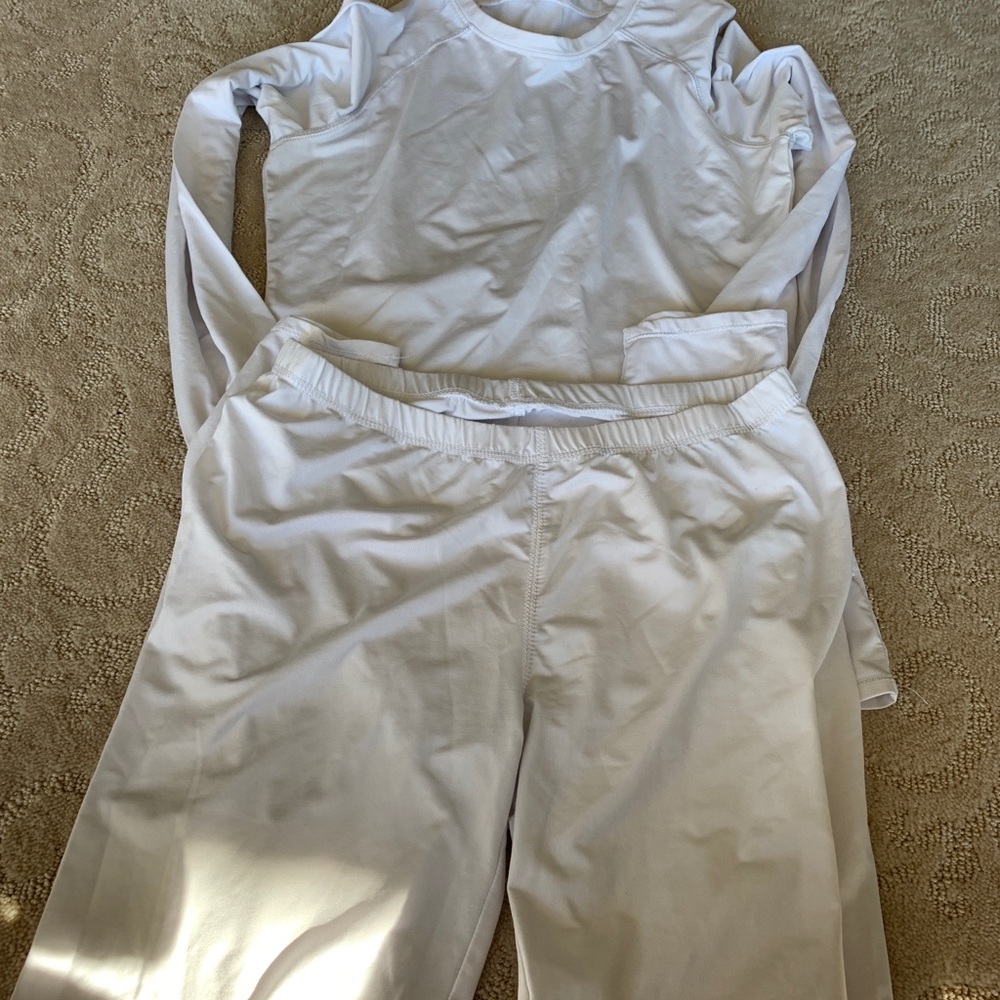 Cuddl Duds long sleeve and pant set small